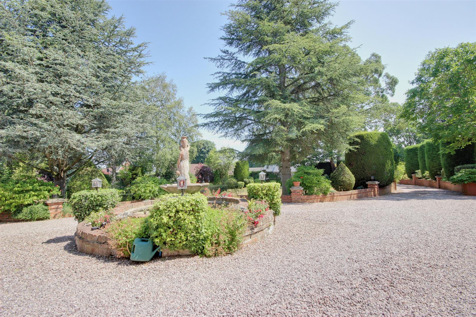 Hall Park, Swanland